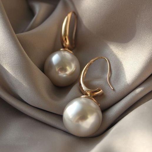 Timeless accessories that never fade