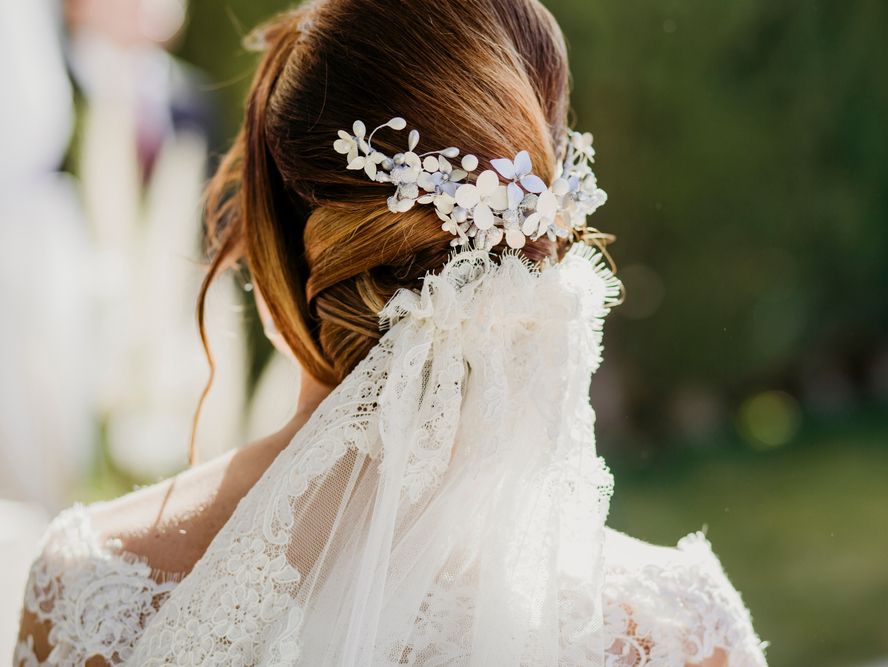 Professional Tips on Selecting Just the Right Wedding Accessories